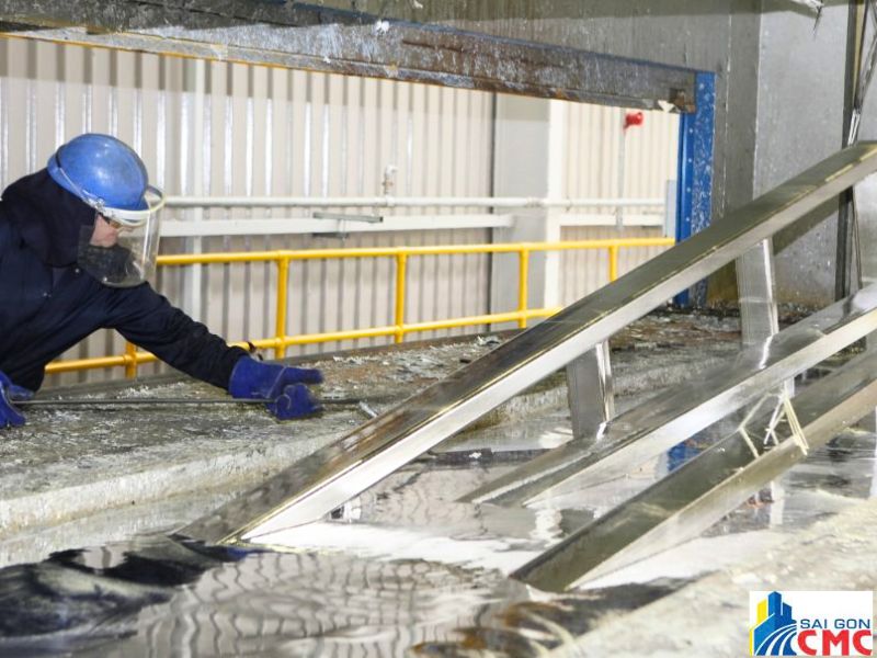 Mạ kẽm nhúng nóng là phương pháp phủ một lớp kẽm lên bề mặt kim loại